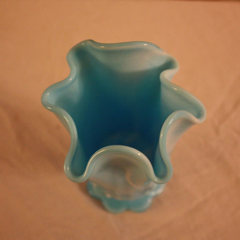 Vintage Fenton Blue Marble Blue Slag Cabbage Rose Handkerchief Vase 9254 MB image 4