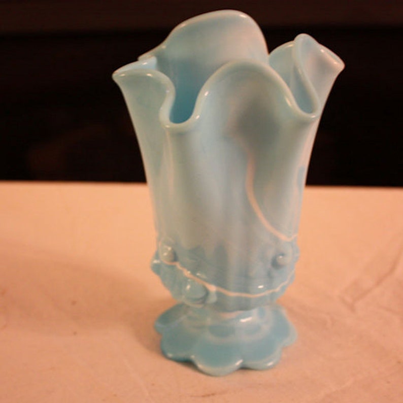 Vintage Fenton Blue Marble Blue Slag Cabbage Rose Handkerchief Vase 9254 MB image 3