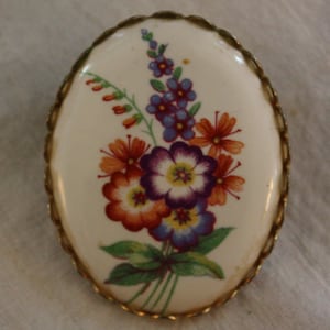 Vintage Pansy Cabochon Brooch