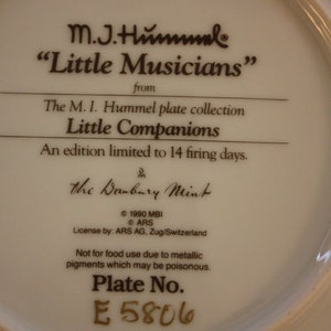 Vintage M. I. Hummel Little Musicians Decorative Porcelain Plate, E5806 image 3