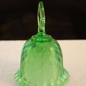 Vintage Fenton Threaded Diamond-Optic With Diamond Handle Bell, Springtime Green 8465 GT image 2
