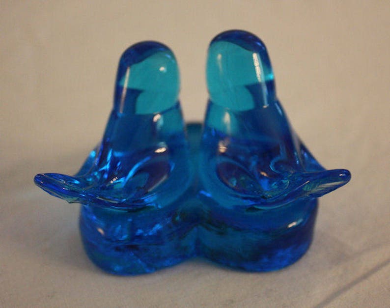 Vintage Titan Art Glass Happy Little Bluebirds image 3