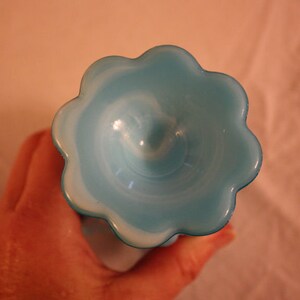 Vintage Fenton Blue Marble Blue Slag Cabbage Rose Handkerchief Vase 9254 MB image 6
