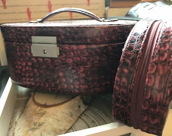 Velvet lined Snake Lizard pattern faux leather train case Burgundy Two-piece set 1950-60’s