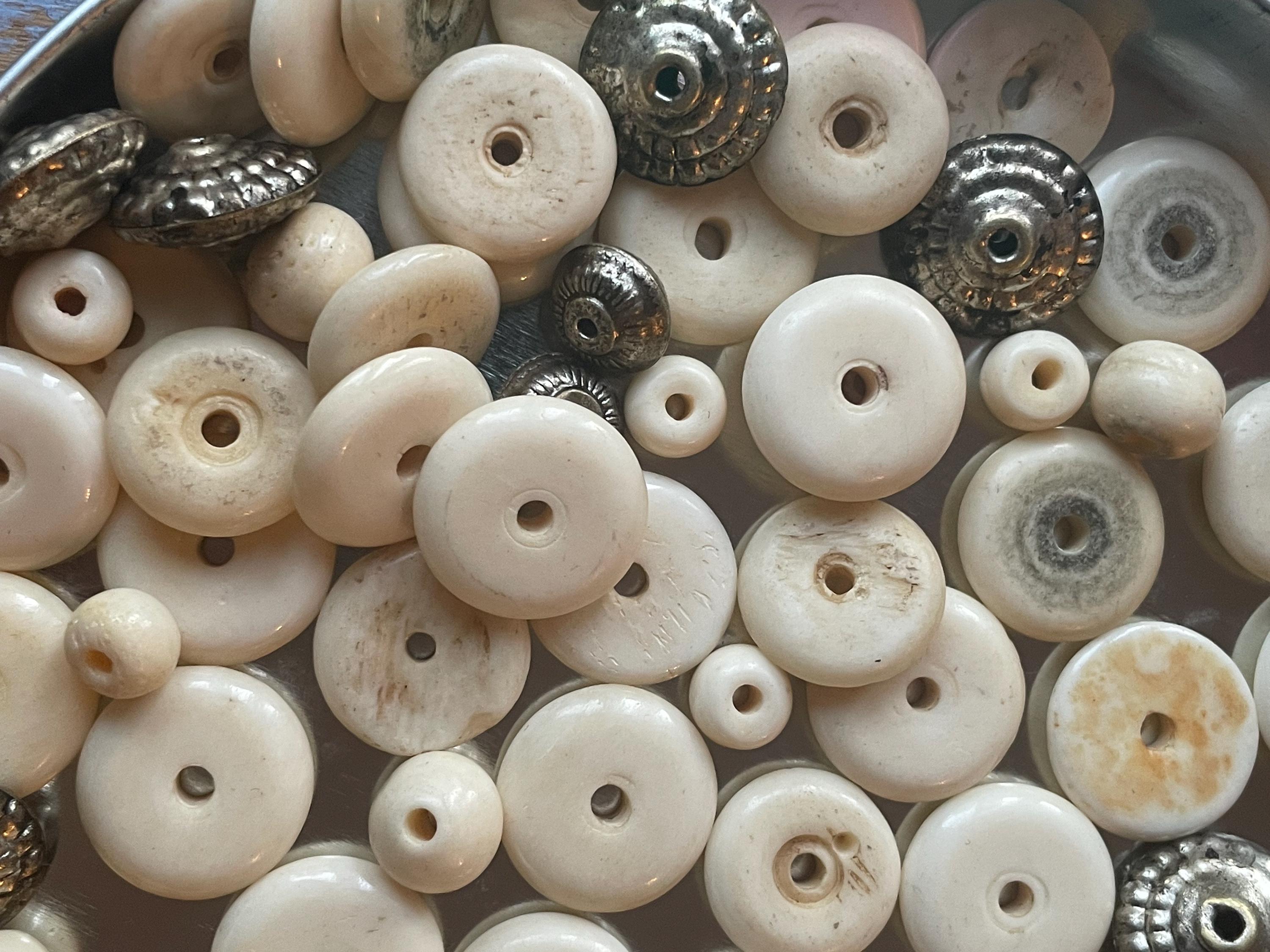 ヴィンテージアフリカンボーンディスクビーズセット - Etsy 日本