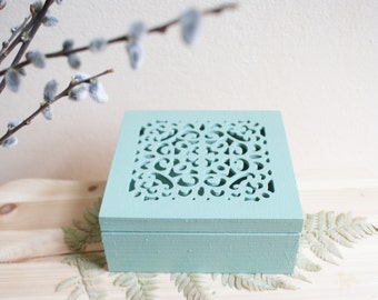 memory box, keepsake box, wooden box, jewelry box, openwork box, green box, small box