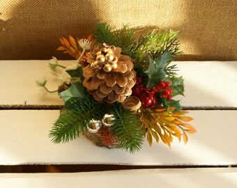 Christmas decoration, Christmas table decor, rustic Christmas decoration, decor on a slice of wood