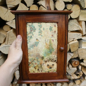 caja de llaves rústica, caja de llaves de madera, caja de llaves del bosque, colgador de llaves de pared, caja cottagecore, caja de cabaña, organizador de llaves de cabaña