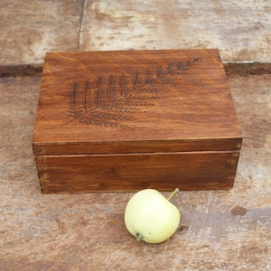 tea box, wooden tea box, rustic tea box, jewelry box fern, box with compartmants, leaf box, brown box, tea box wood