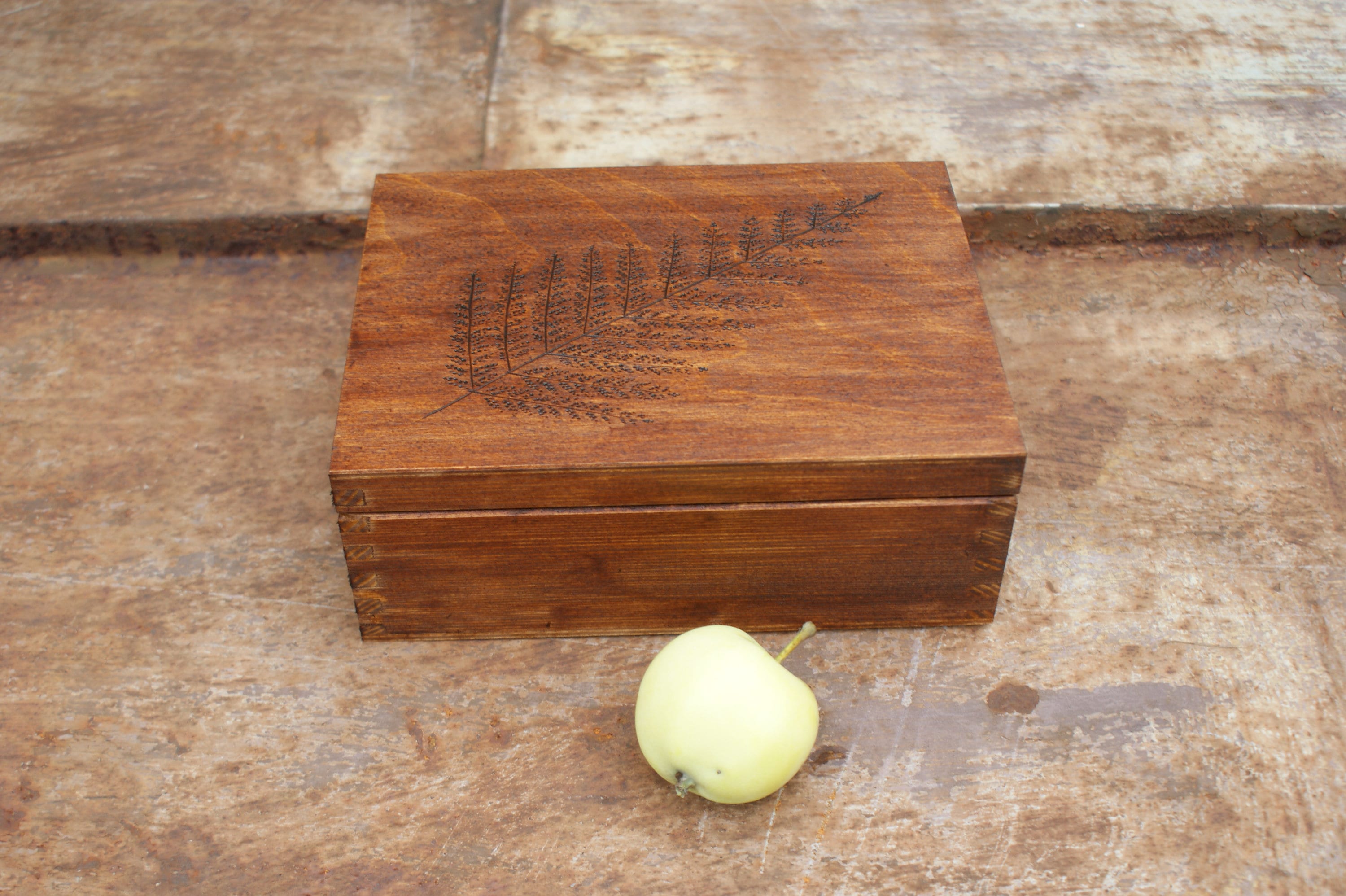 tea box, wooden tea box, rustic tea box, jewelry box fern, box with compartmants, leaf box, brown box, tea box wood