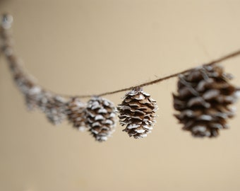 rustic Christmas garland, rustic Christmas decoration, natural garland, cones Christmas garland, fireplace garland, scandinavian decoration