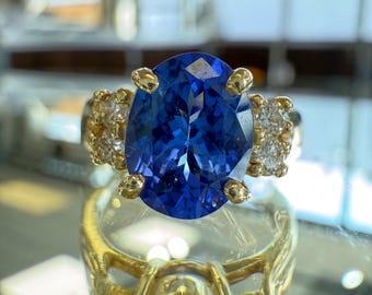 Tanzanite and Diamond Ring