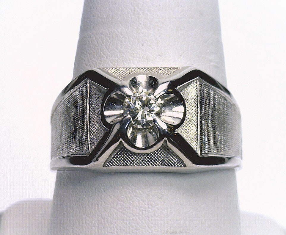 Product Image for Vintage Gent&#39;s 14K White Gold .26 Carat SI1-G Diamond Solitaire Ring