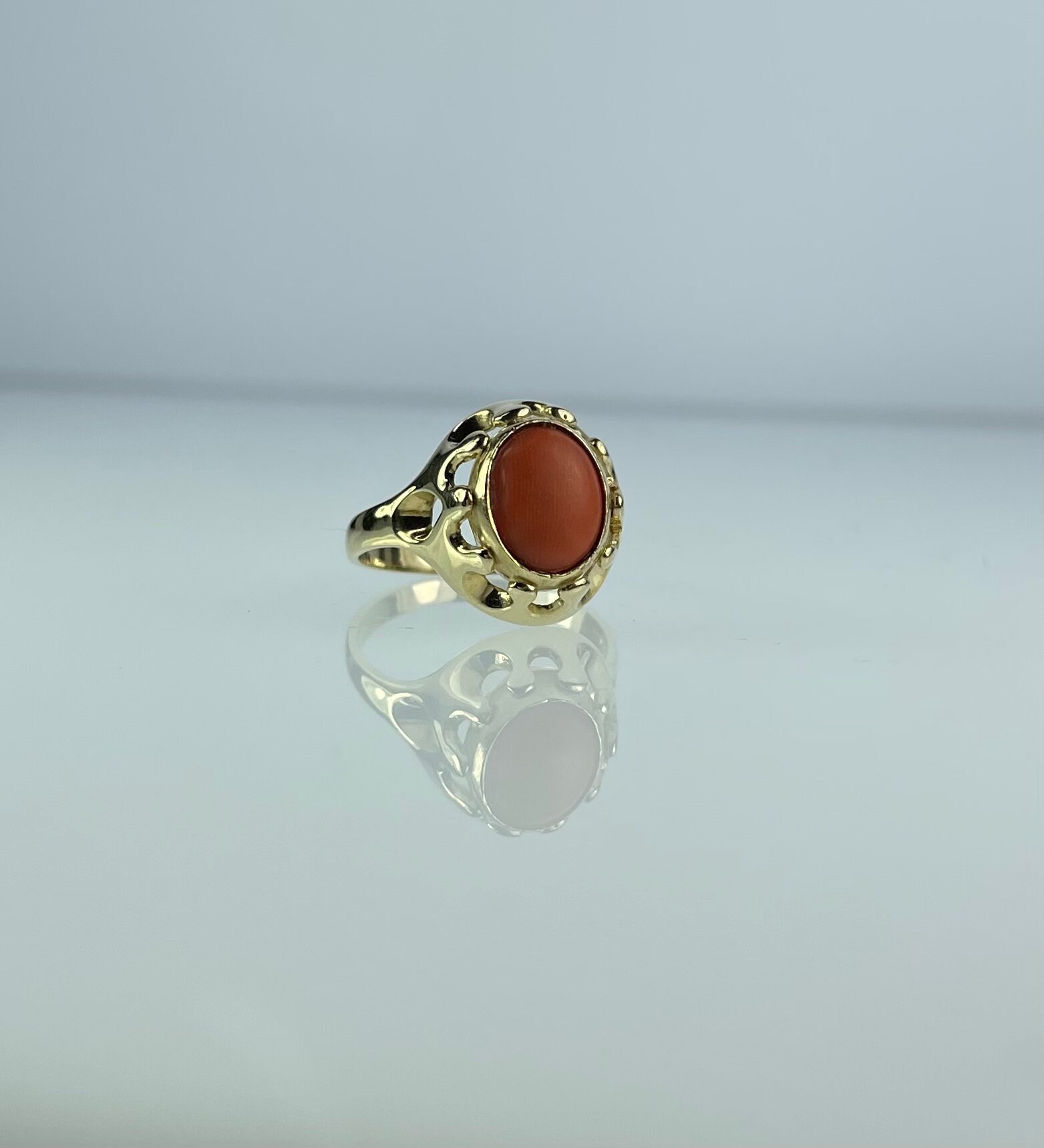 Product Image for Tiger eye & Coral Flip ring - 14K Yellow gold