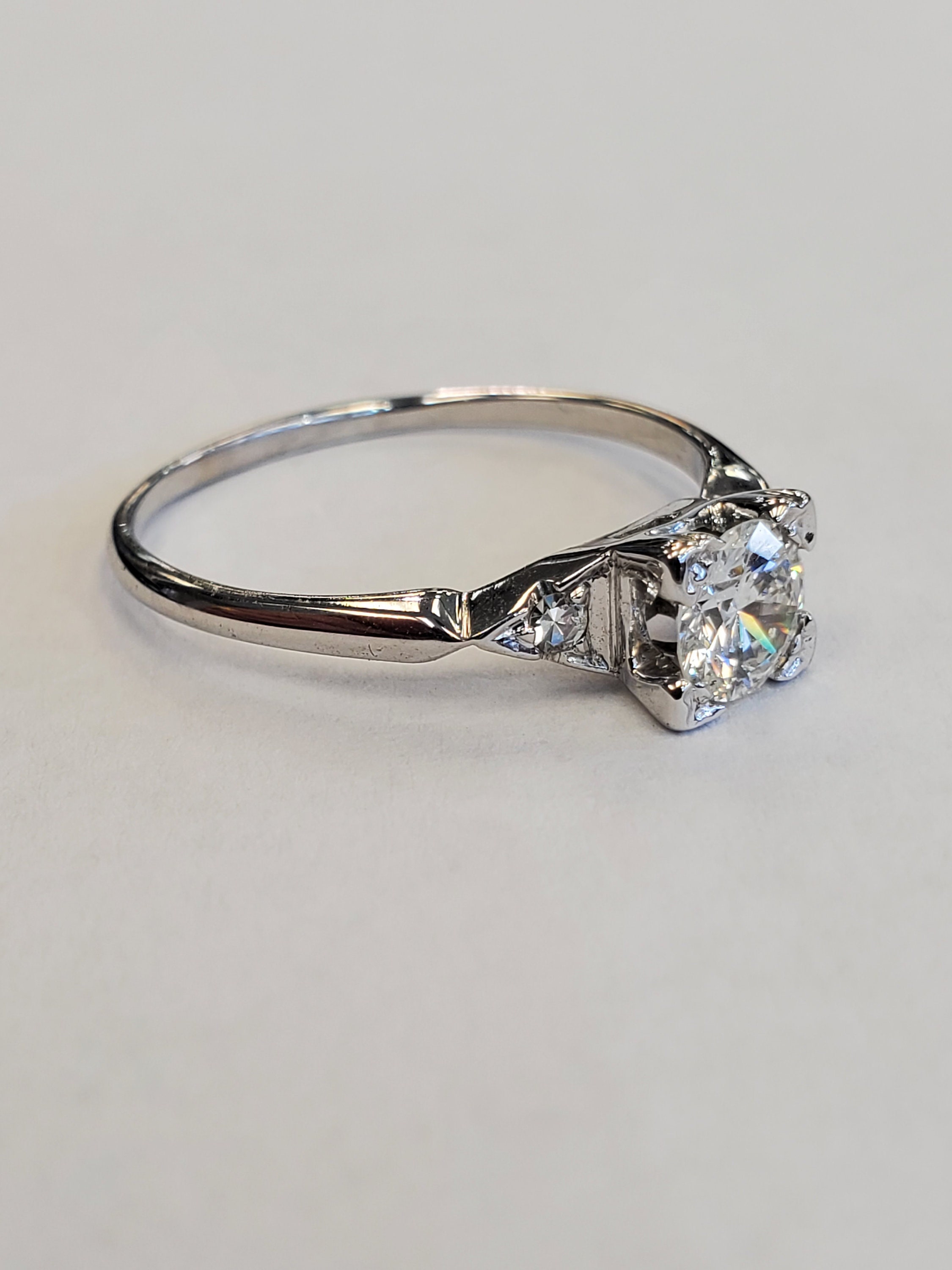 Product Image for Round Brilliant Diamond .60ct in 14k White Gold Vintage Ring Size 8.75