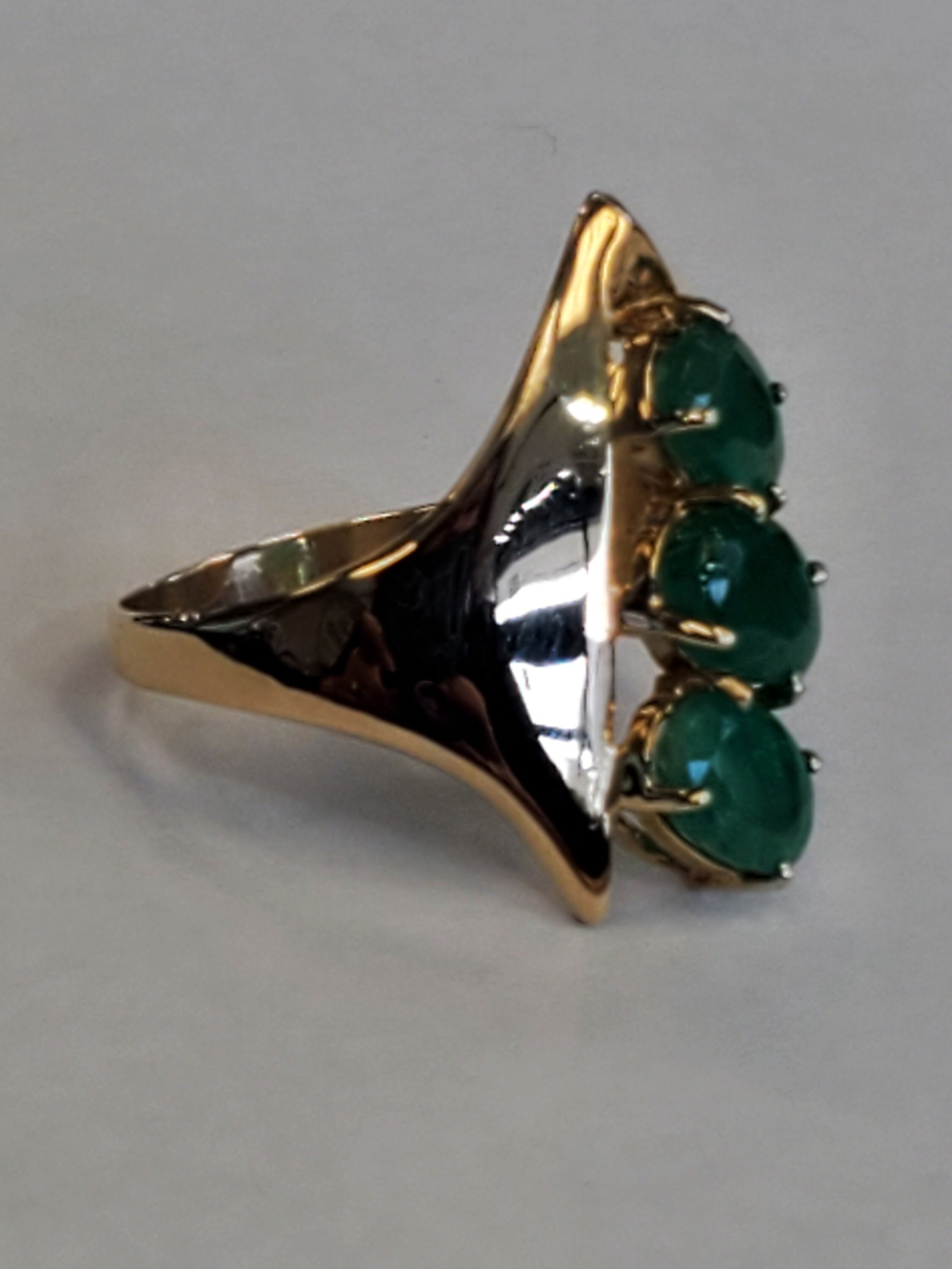 Product Image for Natural emerald 1.62cttw Freeform Ring 10k Yellow Gold Size 6.5