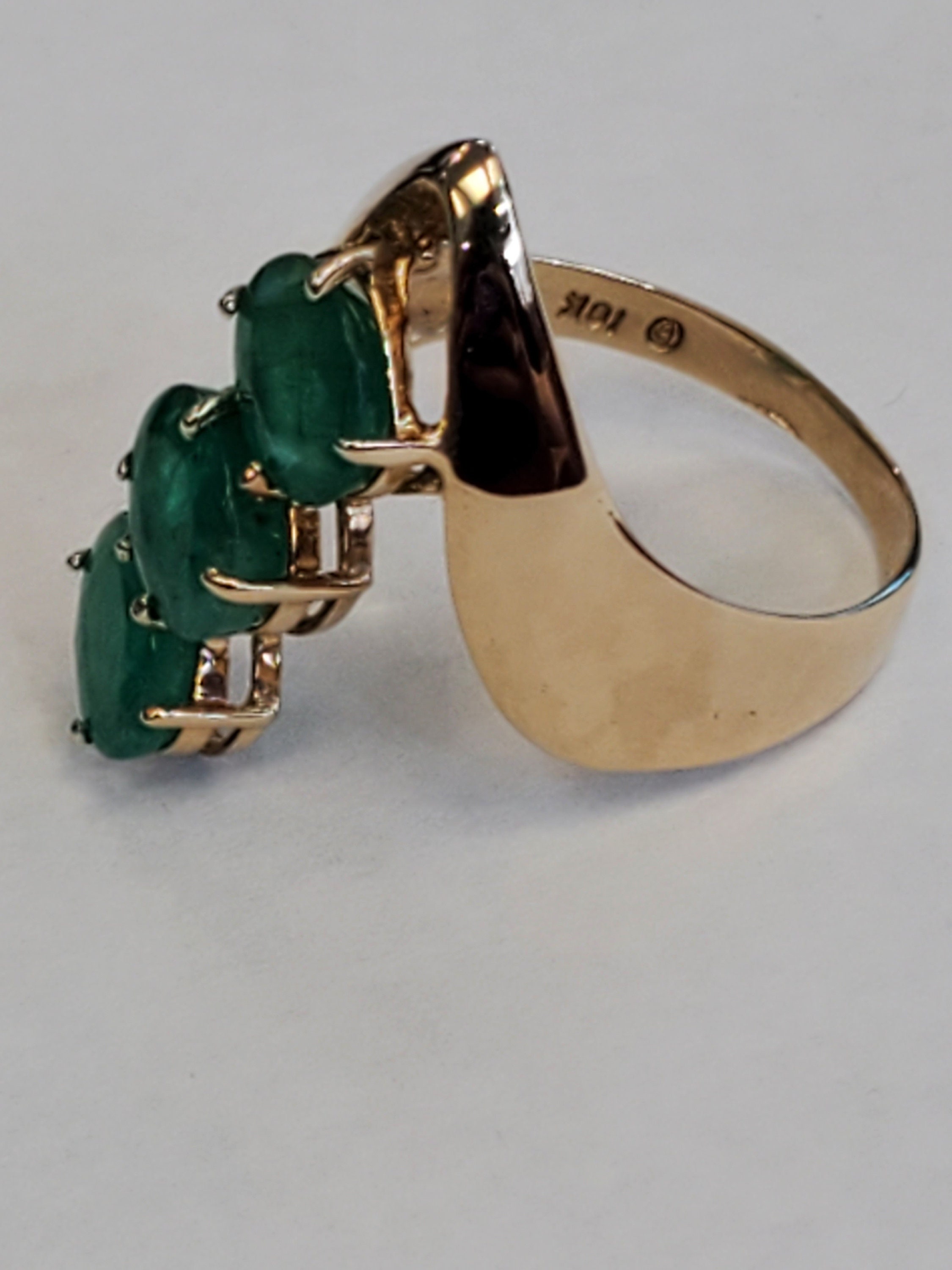 Product Image for Natural emerald 1.62cttw Freeform Ring 10k Yellow Gold Size 6.5