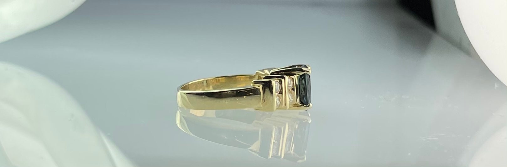 Product Image for Oval Sapphire & Diamond ring - 14k yellow gold