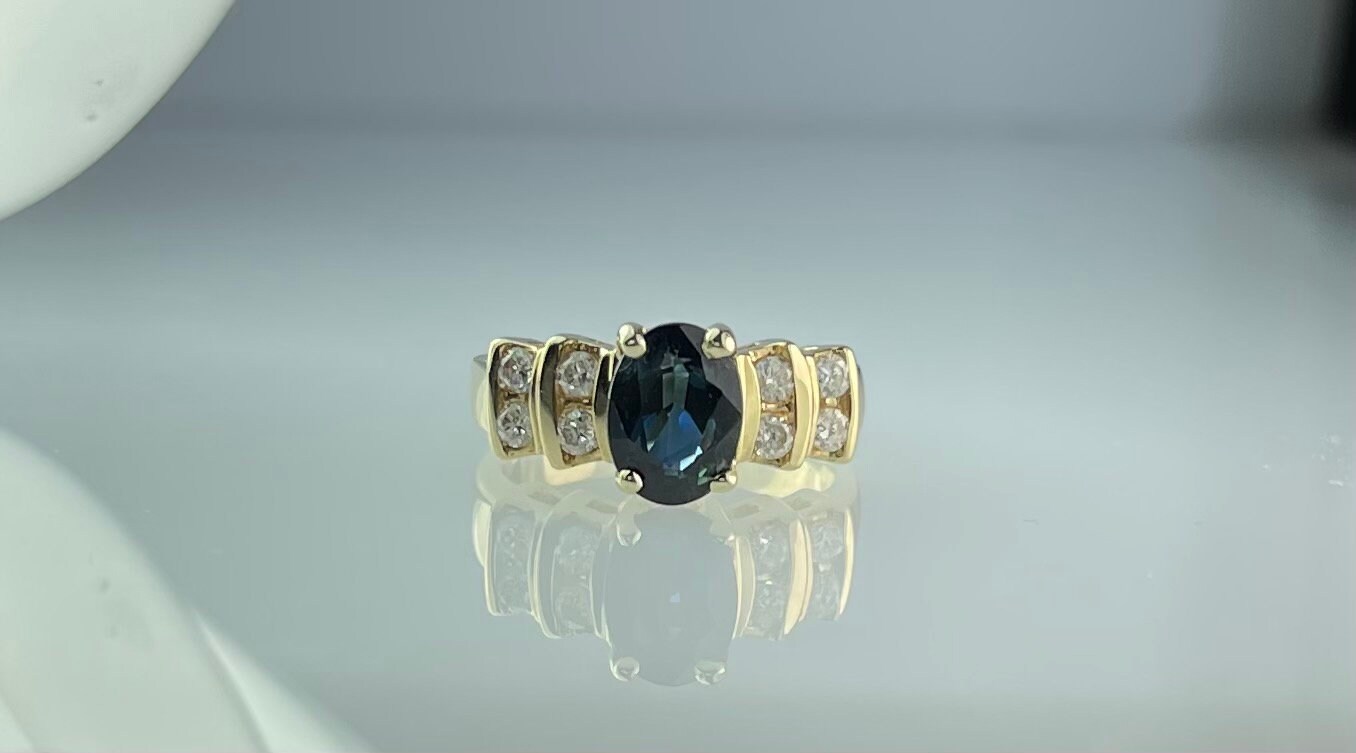 Product Image for Oval Sapphire & Diamond ring - 14k yellow gold