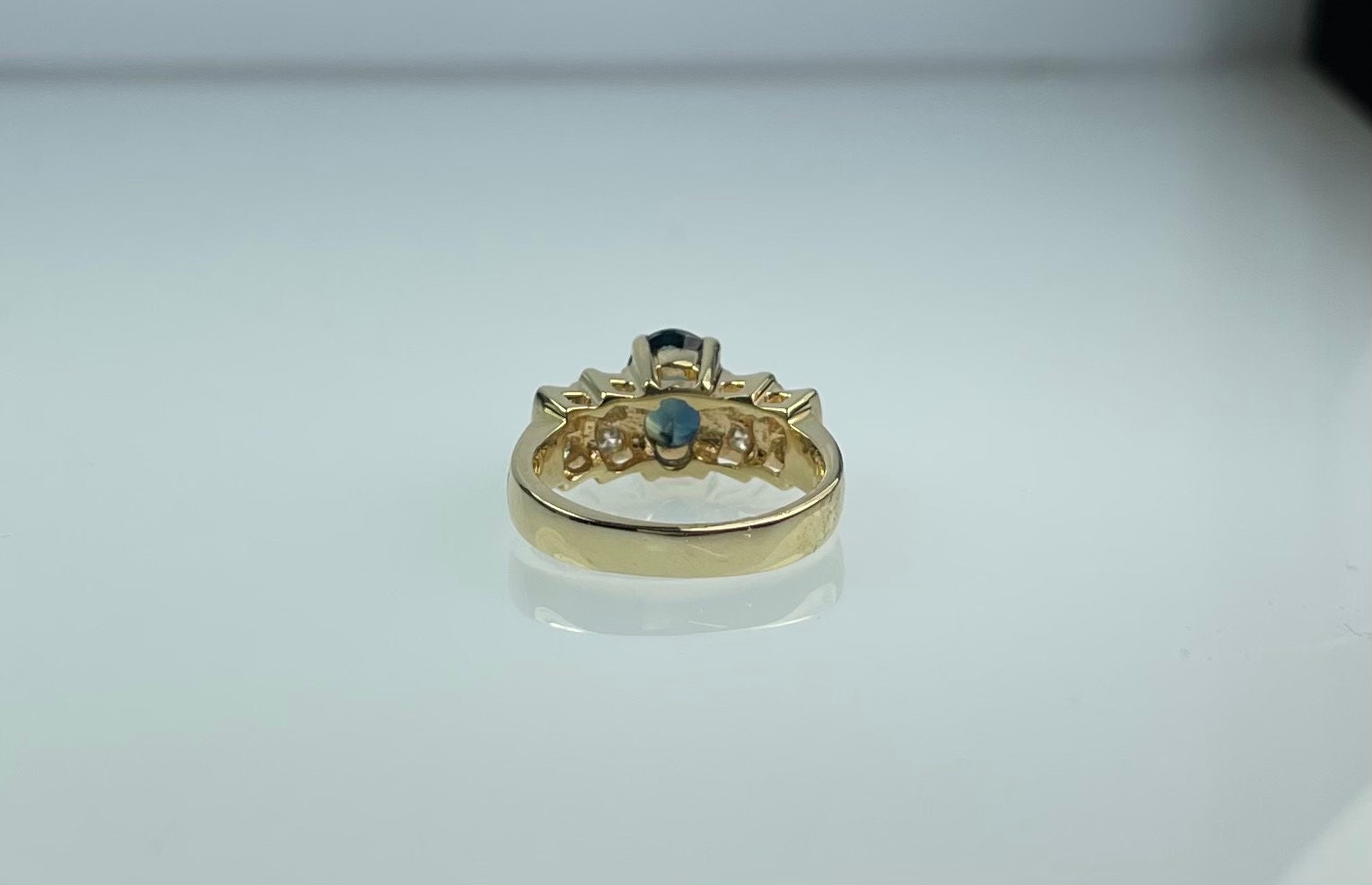 Product Image for Oval Sapphire & Diamond ring - 14k yellow gold