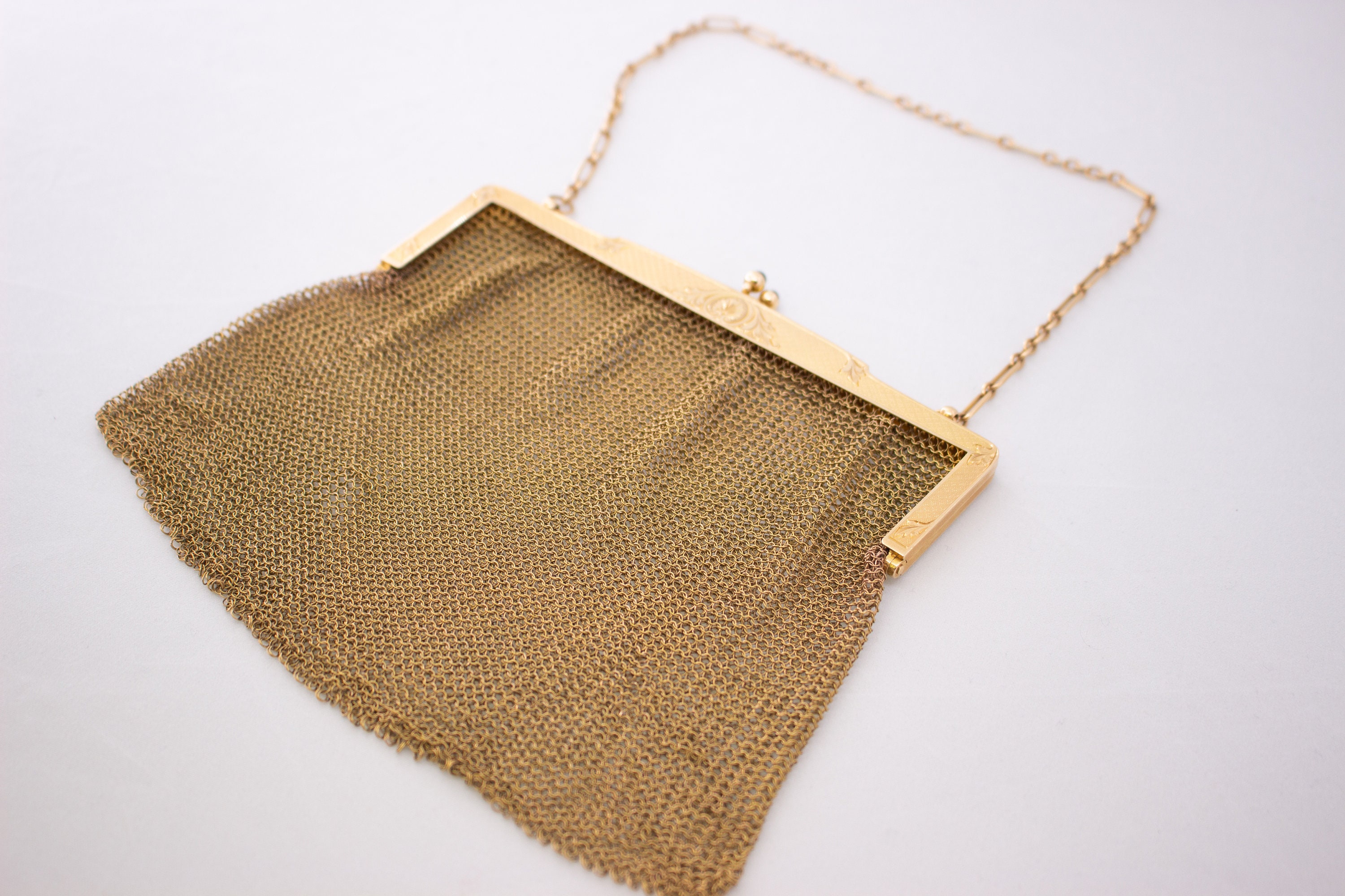 Gold Oversized Chain Metal Mesh Bag — House of Terrance