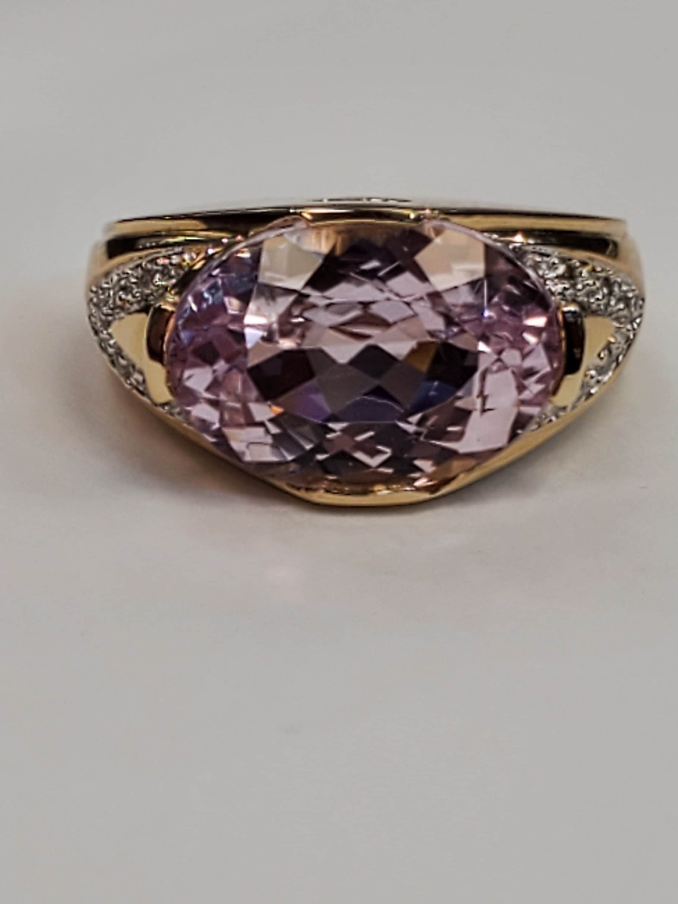 Oval Kunzite and diamond ring 14k yellow gold size 6.5