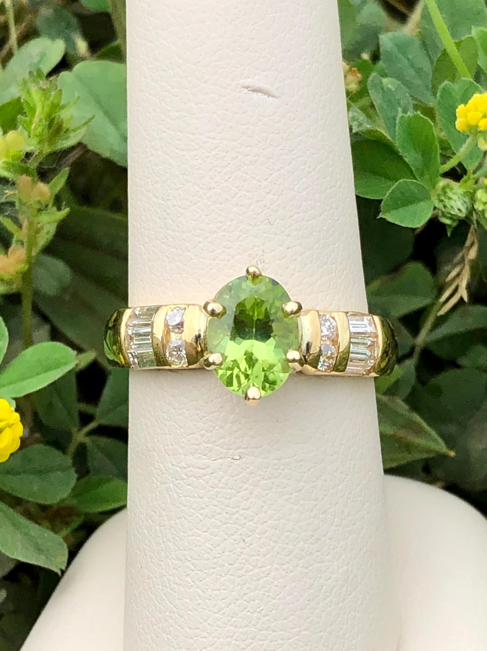 18K Gold 1.30CT Oval Peridot & .37CT Diamond Ring