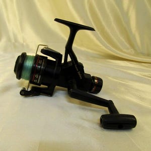 daiwa 1500 series vintage fishing pole BG1500 BG Spinning Reel changer for anglers seeking superior performance and durability Vintage fishing rod