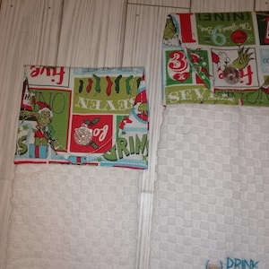Christmas themed hanging towels, the Grinch themed, hanging oven towel, kitchen decor, Christmas movies, oven towels, decorative towels