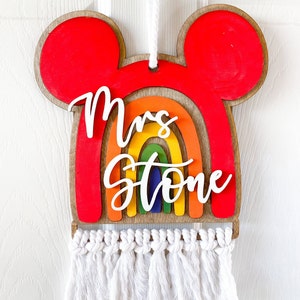 Letrero de pared o puerta personalizado con orejas de ratón y diseño bohemio arcoíris para agradecer a los profesores