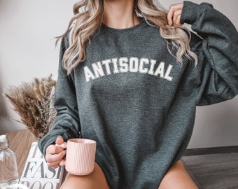 Antisoziales Sweatshirt | Lustiger Introvertierter Rundhalsausschnitt | Sarkastischer Pullover | Kuscheliger Gildan Fleece | Introvertiertes Geschenk
