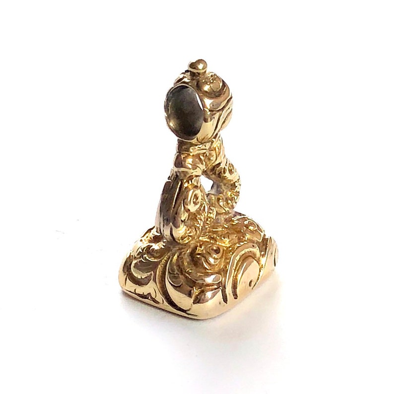 B or EB Victorian 9ct Gold and Bloodstone Fob Seal