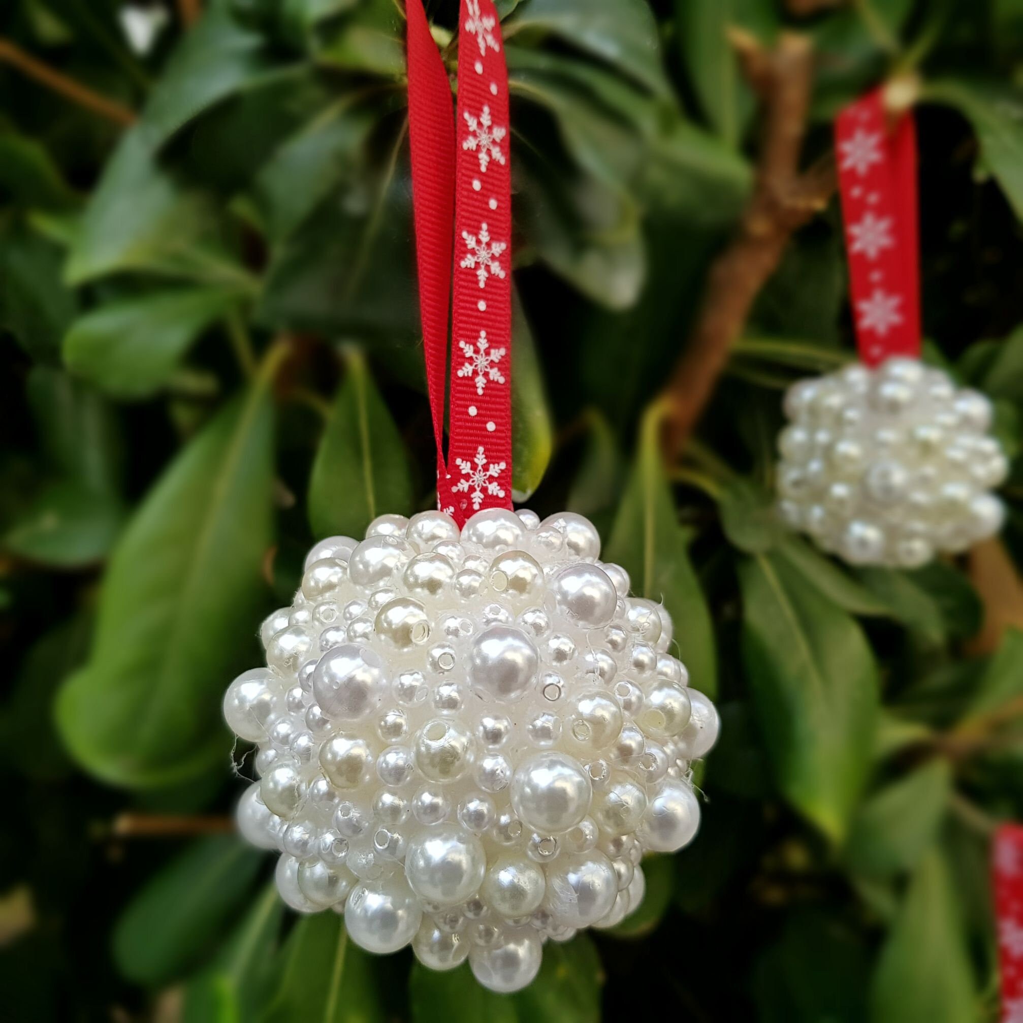 Ornaments with pearls store