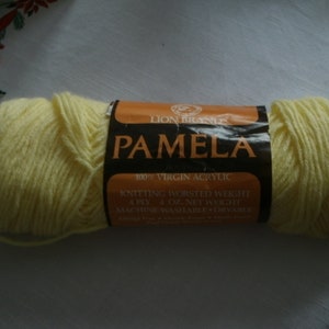 Lion Brand PamelaRobin Blue 107100/% Virgin Acrylic4 Ply4 oz Skein
