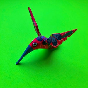 Alebrije Hummingbird Colibri 3 - 4 inches // Hand-carved and Hand Painted in San Martin Tilcajete, Oaxaca // Made in Mexico