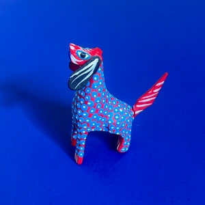 Alebrije Dog for Day of the Dead Altar // Hand-carved and Hand Painted in San Martin Tilcajete, Oaxaca // Made in Mexico