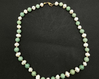 Beautiful freshwater Pearl & jade gold beaded necklace