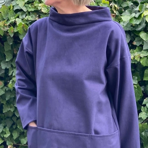 Artist's smock in blue heavy cotton twill with front pockets