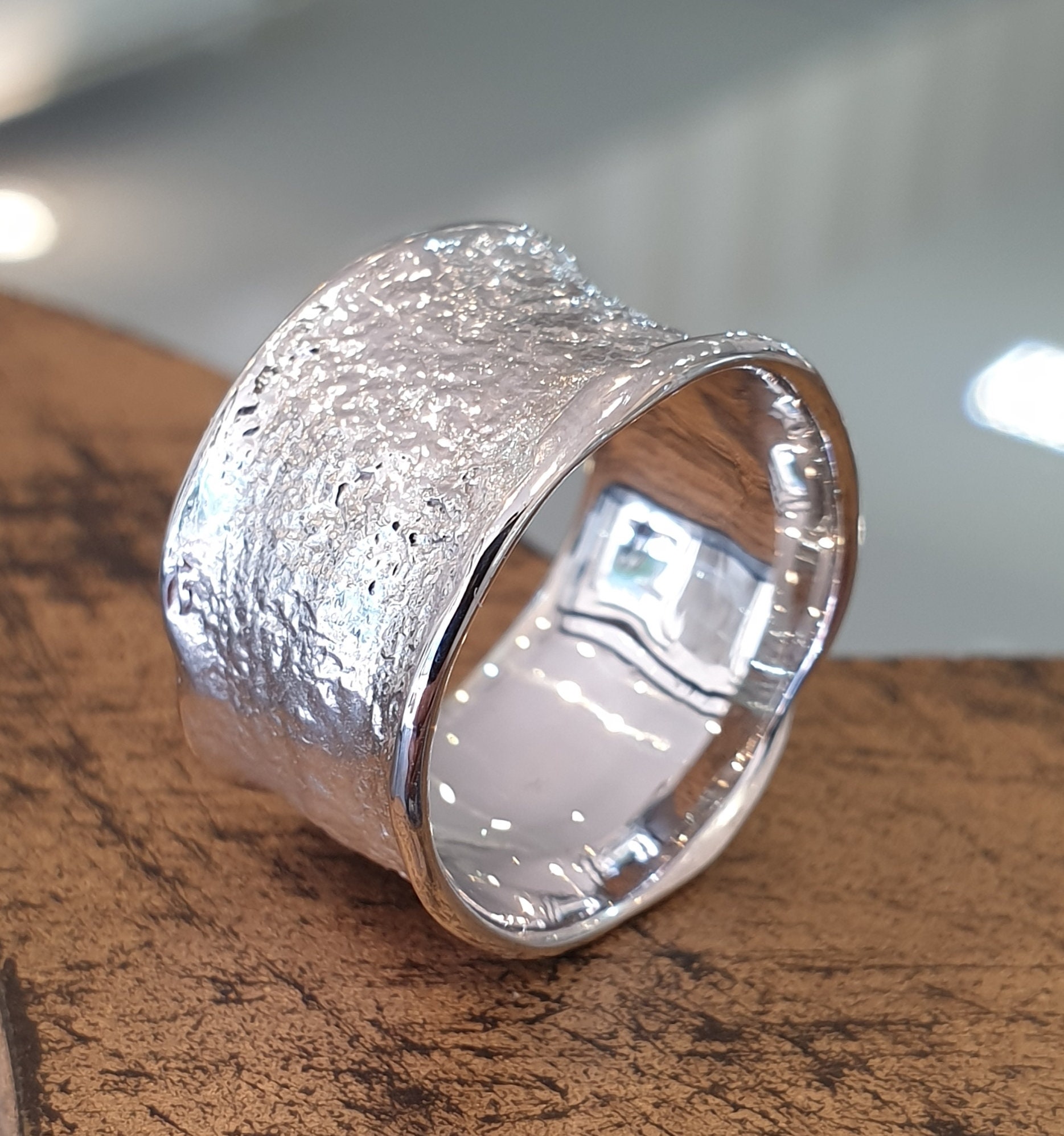 槌目加工の14Kホワイトゴールド結婚指輪：幅広テクスチャリング - Etsy 