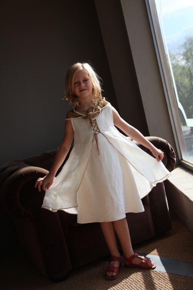Baby Girl Flower Design Natural Linen Dress main image 0