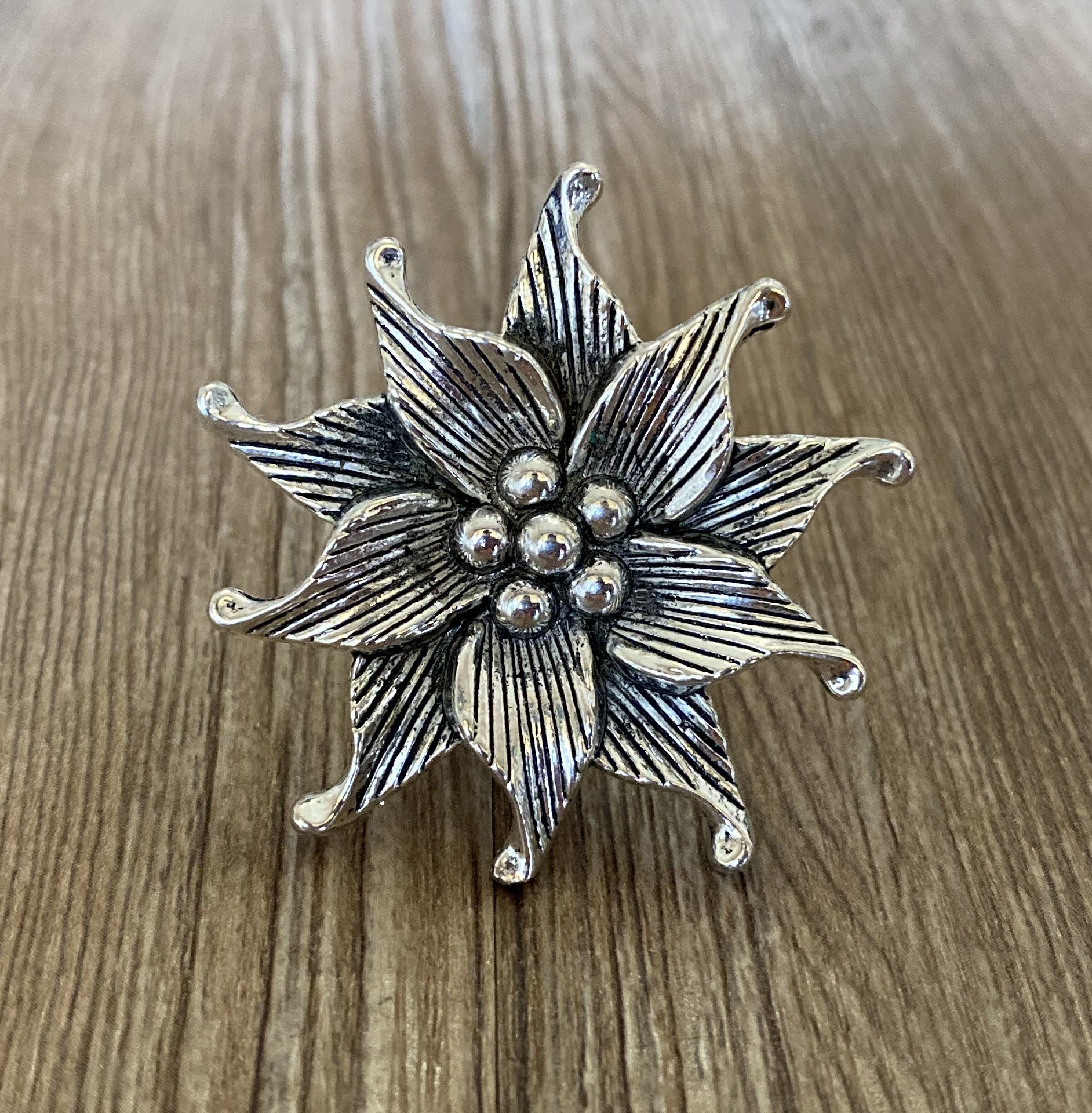 Retro Silver Datura Flower Drawer Knobs / Datura Flower