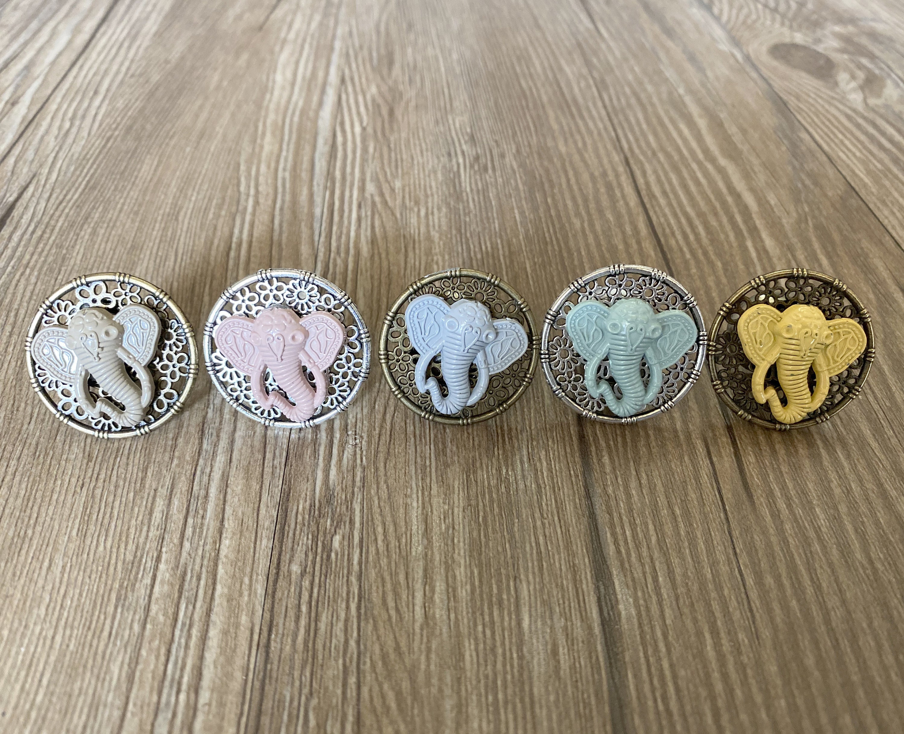 Spraying Elephant drawer knobs / Elephant cabinet / Gothic Home Decor / Animal Shaped drawer knobs / Furniture Hardware,Z-721