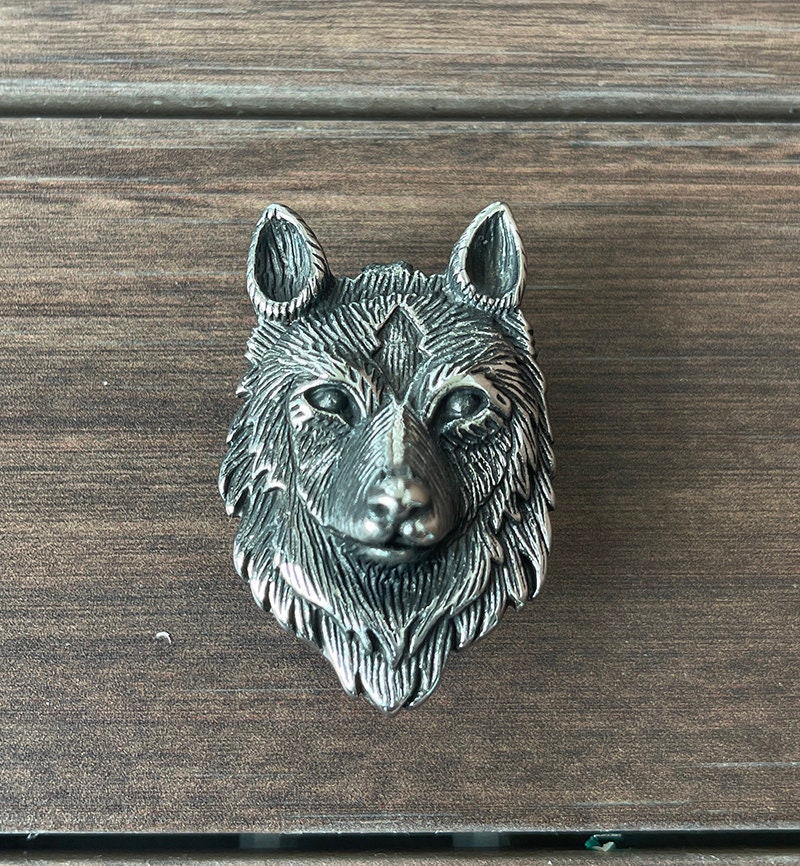 Silver Wolf drawer knobs / Wolf cabinet / Gothic Home Decor / Animal Shaped drawer knobs / Furniture Hardware,Z-922