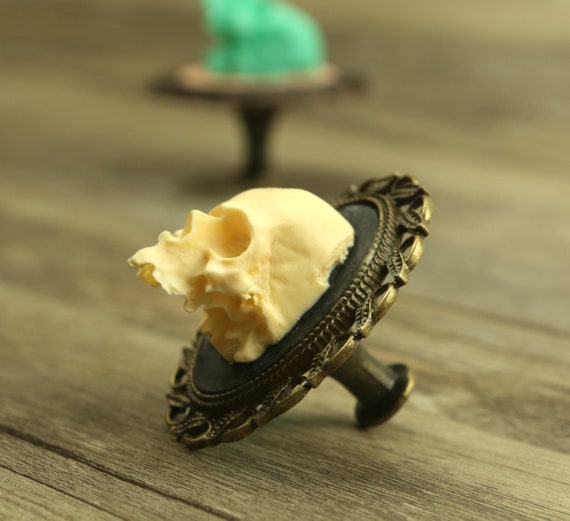 Gothic Skull Knobs 3d Resin Knobs Cabinet Dresser Knobs Etsy