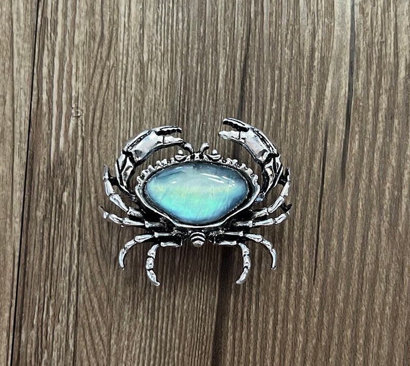 Crab Drawer Knobs / Crab / Gothic Home Decor / Animal Etsy