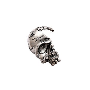 Gothic Skull Knobs Brass Knobs / Cabinet Dresser Knobs / Cabinet Knobs / Skull Furniture knobs in Silver ,Z-883