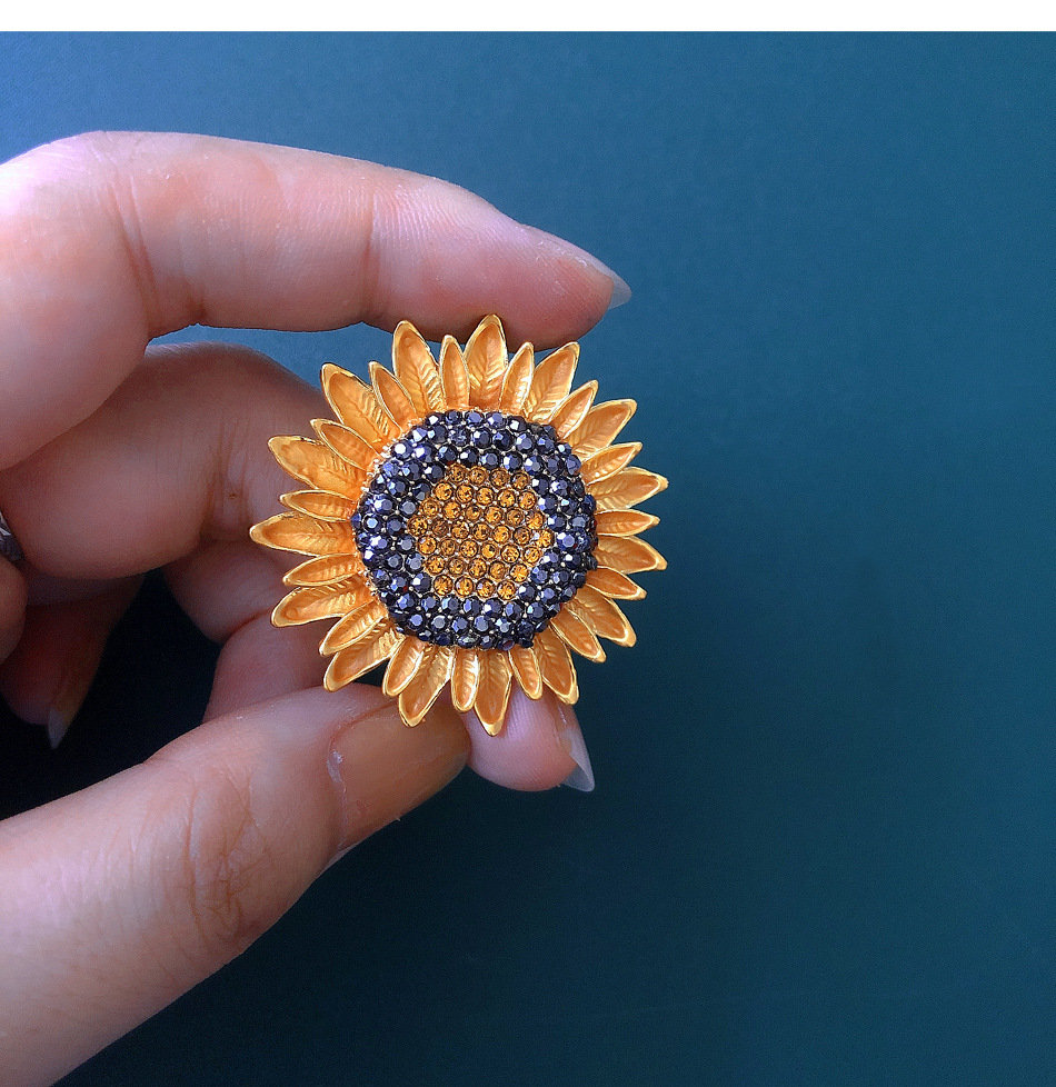 Gold SunFlower drawer knobs / Sun Flower cabinet / Gothic Home Decor / Flower Shaped drawer knobs / Furniture Hardware,Z-961