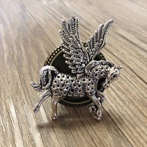 Silver Flying Horse drawer knobs / Horse cabinet / Gothic Home Decor / Animal Shaped drawer knobs / Furniture Hardware,Z-158