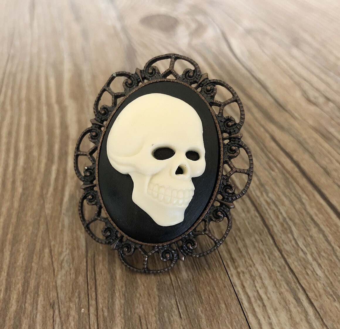 Gothic Skull Knobs Fluorescent Resin Knobs / cabinet Dresser | Etsy