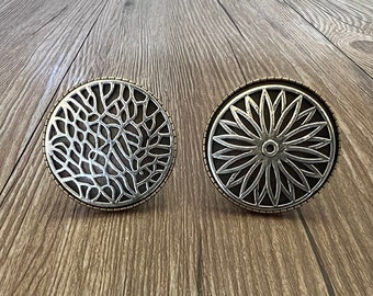 Brass Flower drawer knobs / Gear Flower Cabinet / Gothic Home Decor / Furniture Hardware in Brass ,Z-935